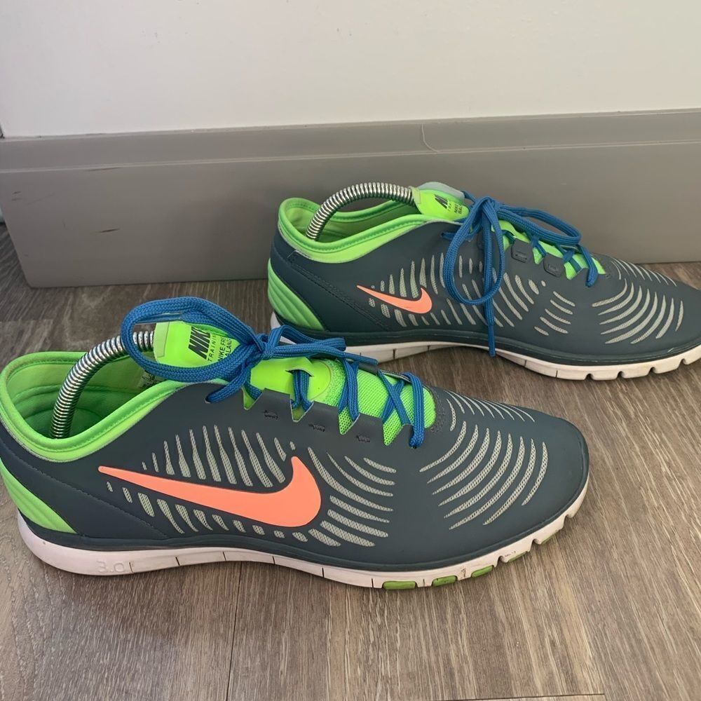 Size 10 Womens nike free balanza 3.0
